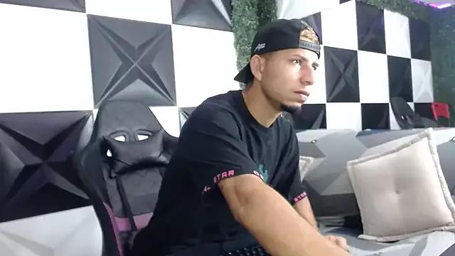 san_dirtyboy18 from StripChat is Freechat