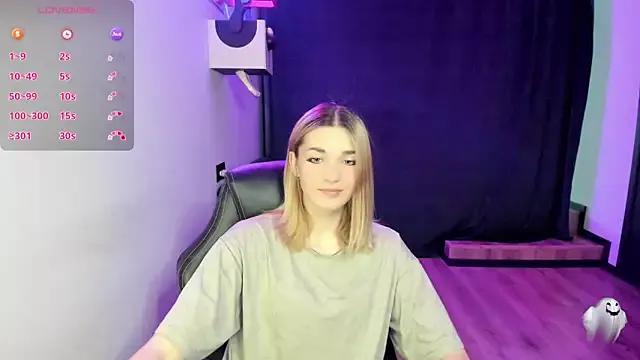 Discover our girls online shows and discover the company of countless livestreamers, with stunning shapes, sex toys and more.