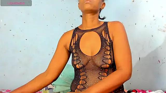 Sandyhamilttoon from StripChat is Freechat