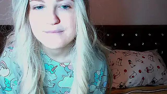 Sara4uu from StripChat