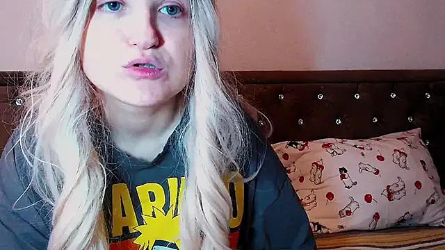 Sara4uu from StripChat