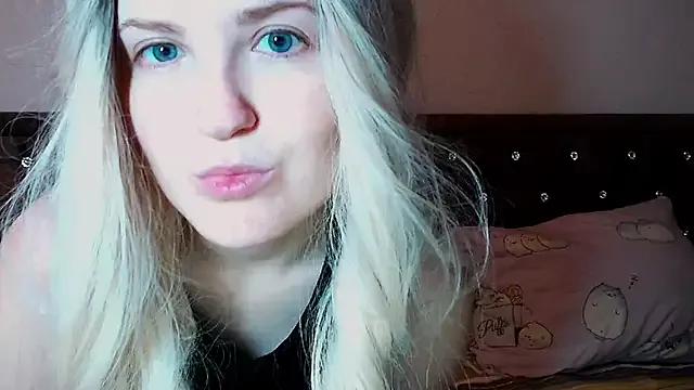 Sara4uu from StripChat