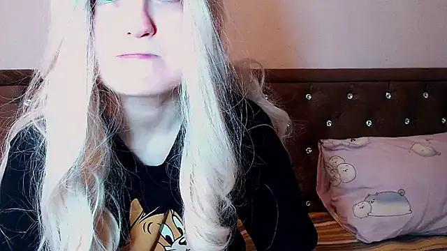 Sara4uu from StripChat