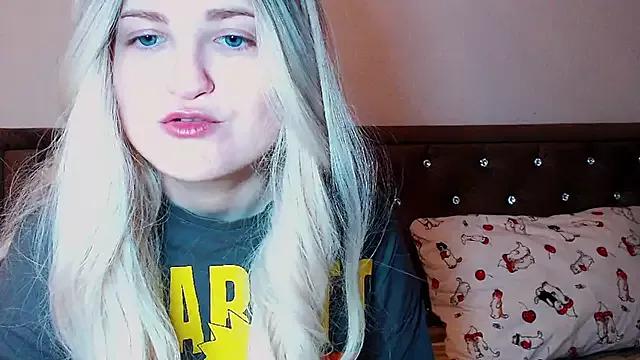 Sara4uu from StripChat