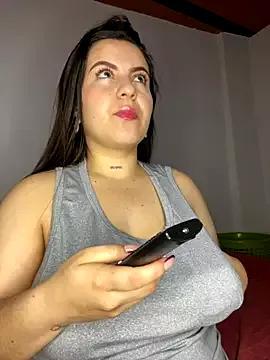 Discover our girls online shows and discover the company of countless livestreamers, with stunning shapes, sex toys and more.