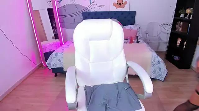 Sara_Collins2 webcams show profile image 