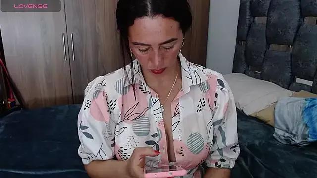 sara_hott_1 from StripChat