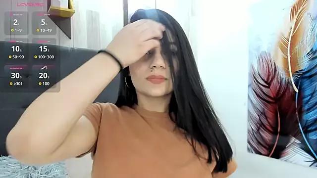 Sara_Johnsonn from StripChat