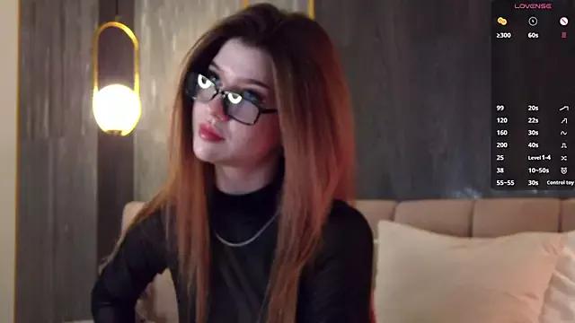 Discover our girls online shows and discover the company of countless livestreamers, with stunning shapes, sex toys and more.
