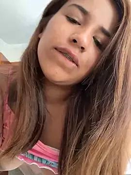 sara_loveyou01 from StripChat
