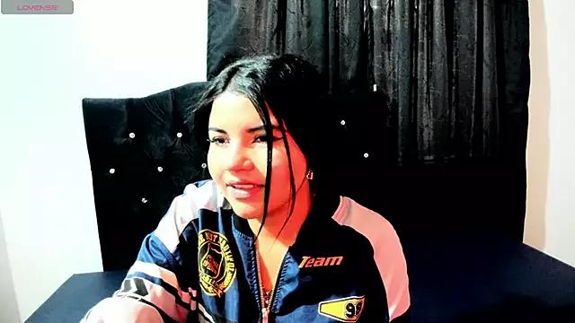 Sara_Moon_18 webcams show profile image 