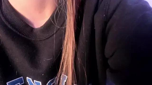 Sara_Roades from StripChat