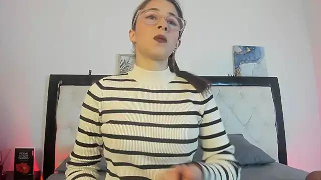 Sara_Roades from StripChat