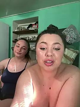 Discover our girls online shows and discover the company of countless livestreamers, with stunning shapes, sex toys and more.