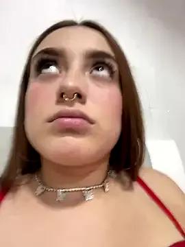 Sara_Somers1 from StripChat is Freechat
