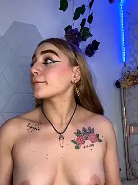 Sara_Sophia420 from StripChat