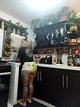 Sara_Valkyri from StripChat