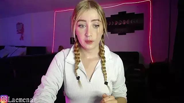 Saraa-Smith from StripChat