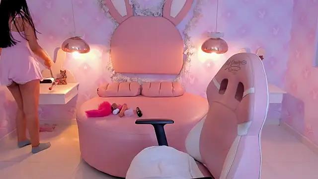 Saraa_Skinny from StripChat