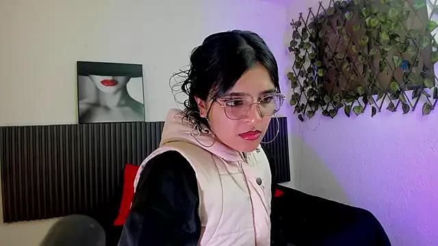 Saraah_Dark from StripChat is Freechat