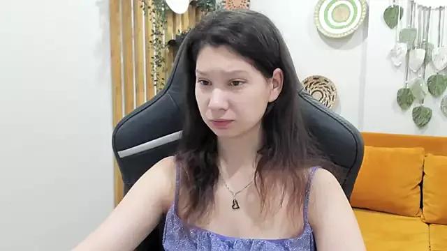 SaraDenar from StripChat is Freechat