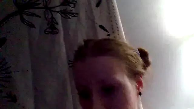 sarah2007 from StripChat is Freechat