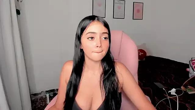 Sarah_angell from StripChat