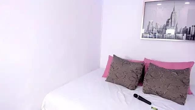 sarah_ashbourne from StripChat is Freechat