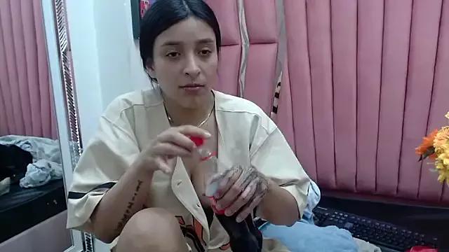 Sarah_Hornny from StripChat