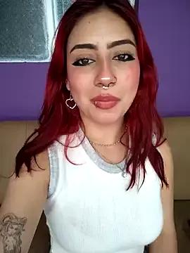 Discover our girls online shows and discover the company of countless livestreamers, with stunning shapes, sex toys and more.