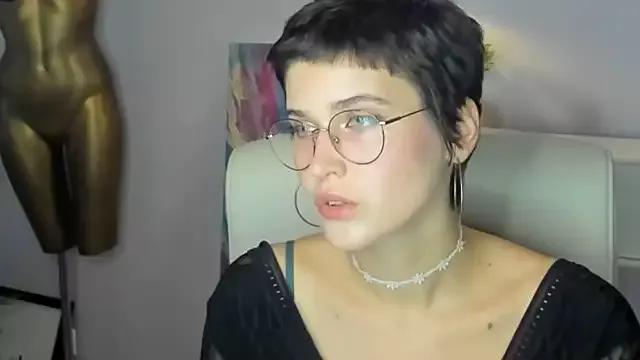sarah_perfect from StripChat