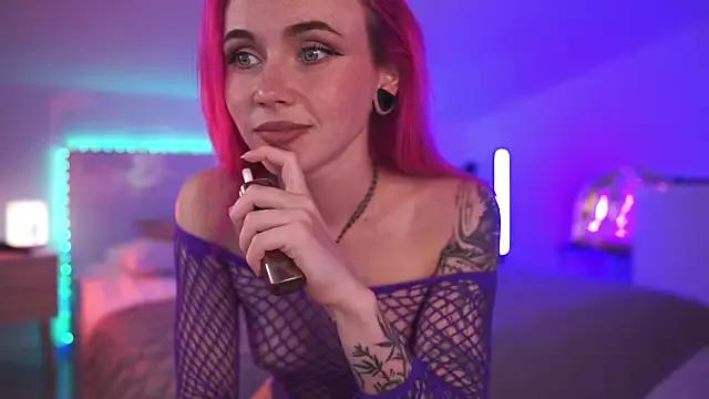 Sarah_Pink from StripChat