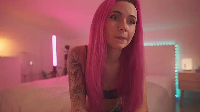 Sarah_Pink from StripChat