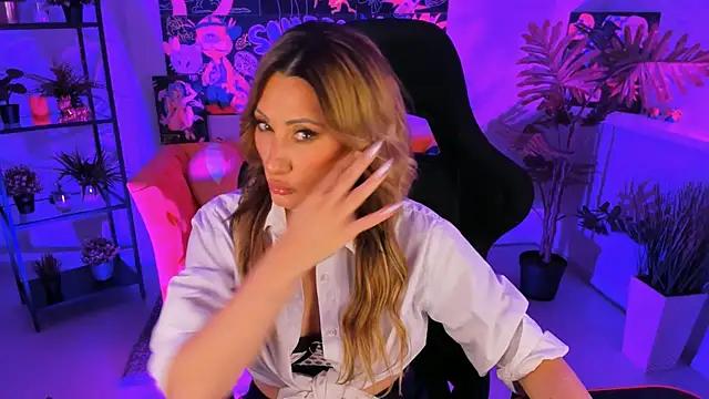 SarahAlluring from StripChat