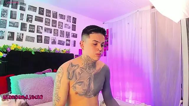 Discover our girls online shows and discover the company of countless livestreamers, with stunning shapes, sex toys and more.