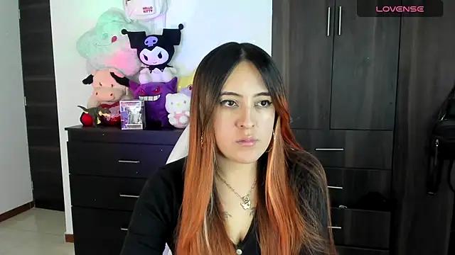 Discover our girls online shows and discover the company of countless livestreamers, with stunning shapes, sex toys and more.