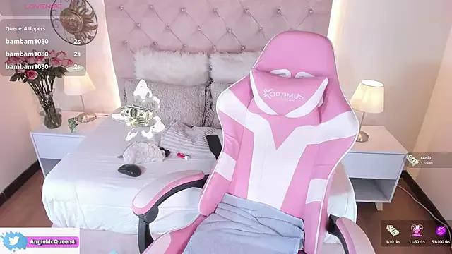Sarajames from StripChat