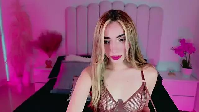 Sarajonnes from StripChat