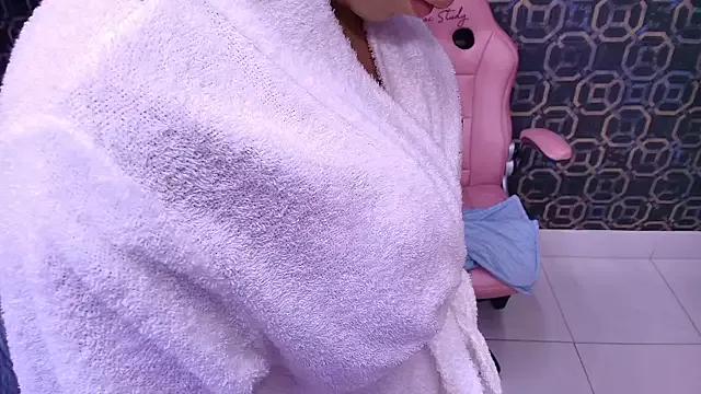 sarakaisy from StripChat