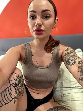 Discover our girls online shows and discover the company of countless livestreamers, with stunning shapes, sex toys and more.