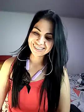saralunabella from StripChat