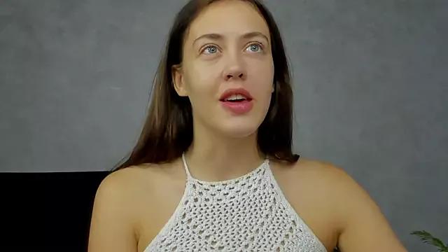 SaraMoren0 from StripChat