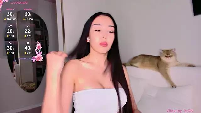 saranmia from StripChat is Freechat