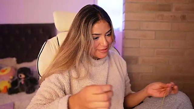 SaraParisi from StripChat