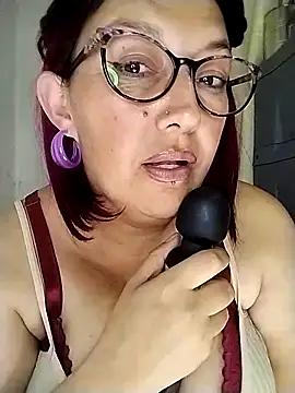 saraqueen__ from StripChat