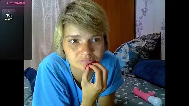 SaraSnow_ from StripChat