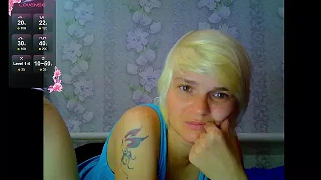 SaraSnow_ from StripChat