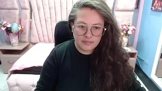 SaraThomso from StripChat is Freechat