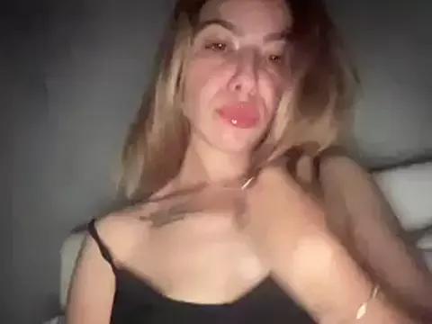 sarrah_rossy from StripChat