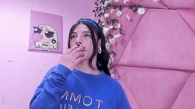 Sasha_Petitte from StripChat